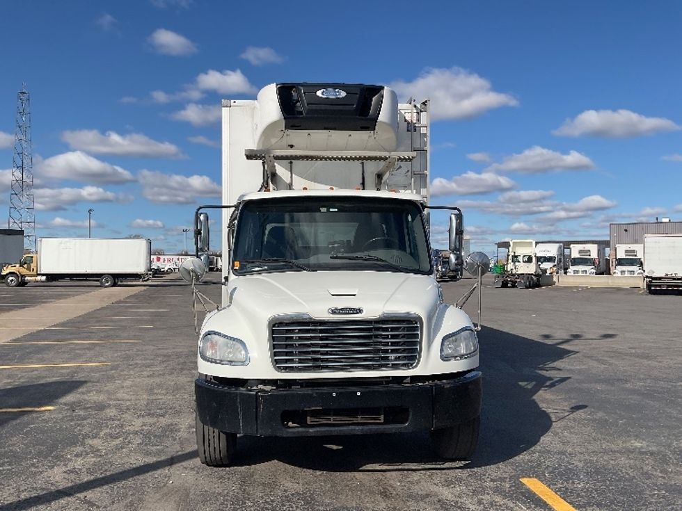 Refrigerated Truck-Light and Medium Duty Trucks-Freightliner-2019-M2-Saint Laurent-PQ-206,573\n\t\tkm-$ 72,250 - Image 2