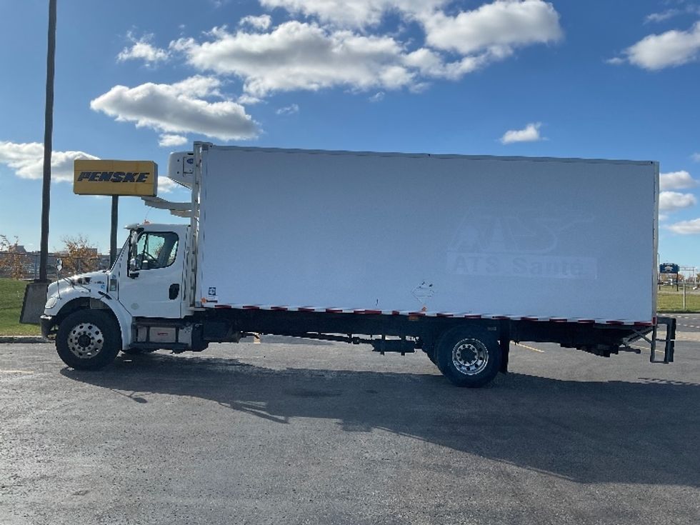 Refrigerated Truck-Light and Medium Duty Trucks-Freightliner-2019-M2-Saint Laurent-PQ-206,573\n\t\tkm-$ 72,250 - Image 4