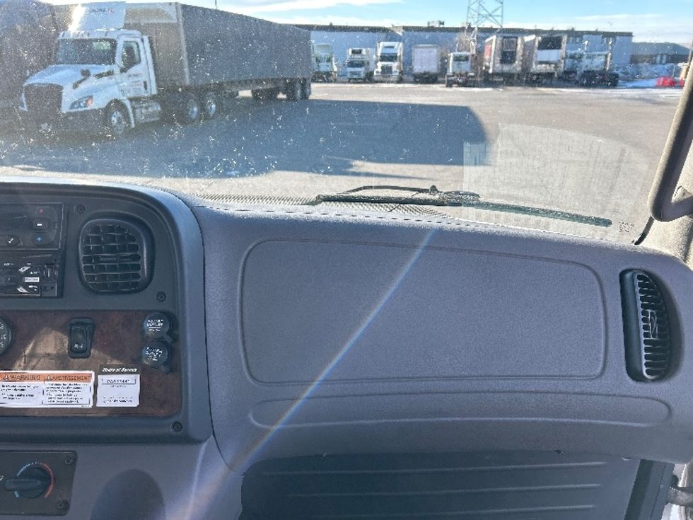 Refrigerated Truck-Light and Medium Duty Trucks-Freightliner-2019-M2-Saint Laurent-PQ-221,275\n\t\tkm-$ 72,000 - Image 21