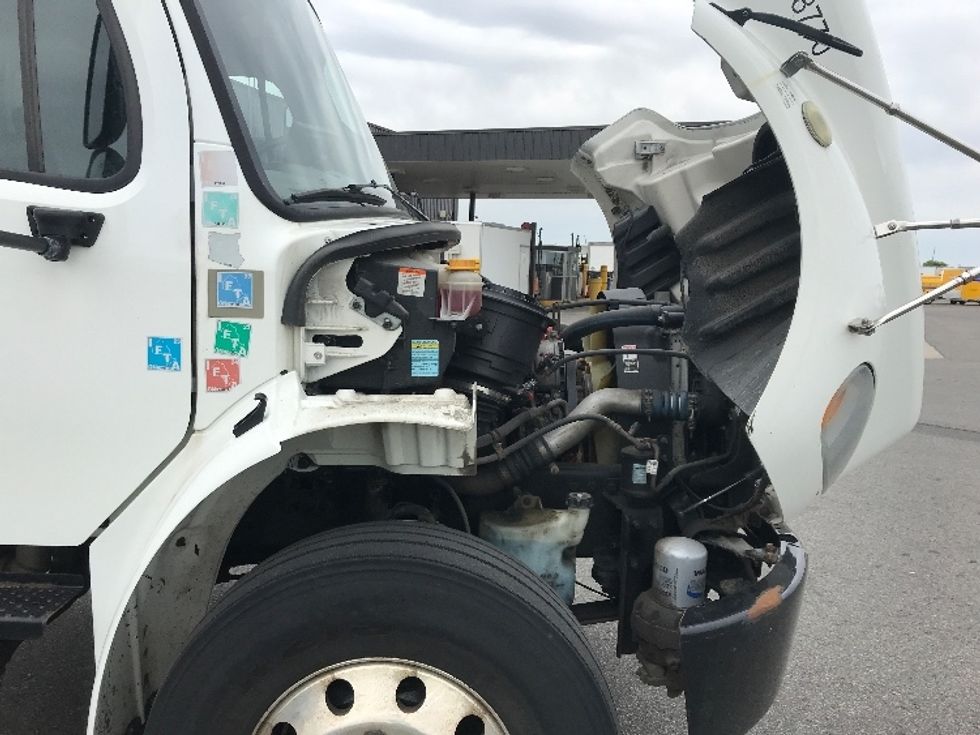 Refrigerated Truck-Light and Medium Duty Trucks-Freightliner-2019-M2-Saint Laurent-PQ-274,692\n\t\tkm-$ 58,250 - Image 22