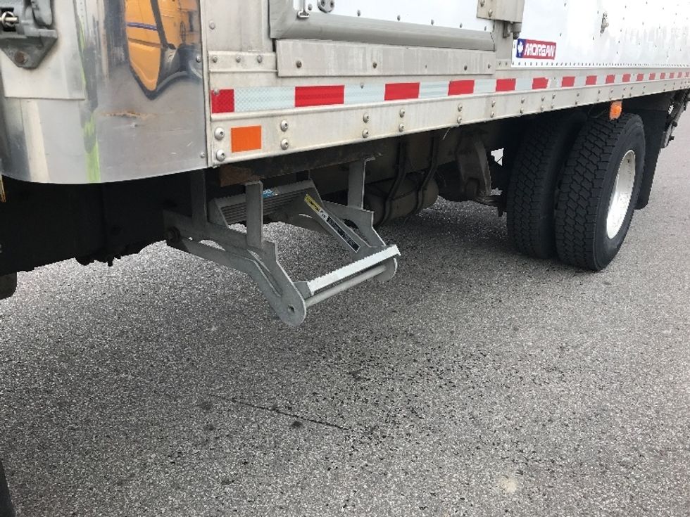 Refrigerated Truck-Light and Medium Duty Trucks-Freightliner-2019-M2-Saint Laurent-PQ-274,692\n\t\tkm-$ 58,250 - Image 24