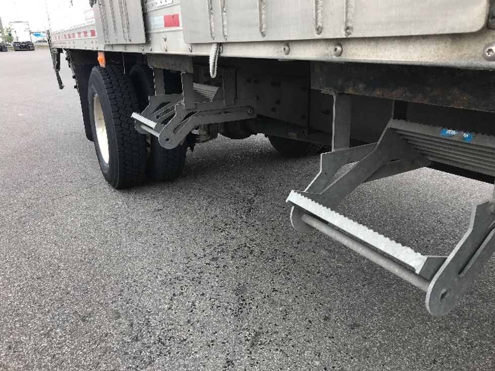 Refrigerated Truck-Light and Medium Duty Trucks-Freightliner-2019-M2-Saint Laurent-PQ-274,692\n\t\tkm-$ 58,250 - Image 25