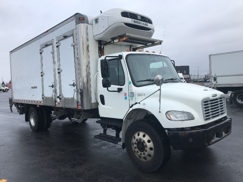 Refrigerated Truck-Light and Medium Duty Trucks-Freightliner-2019-M2-Saint Laurent-PQ-405,192\n\t\tkm-$ 41,500 - Image 1