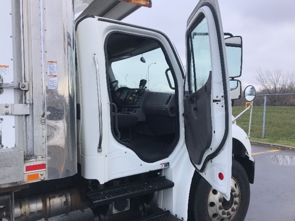 Refrigerated Truck-Light and Medium Duty Trucks-Freightliner-2019-M2-Saint Laurent-PQ-405,192\n\t\tkm-$ 41,500 - Image 18