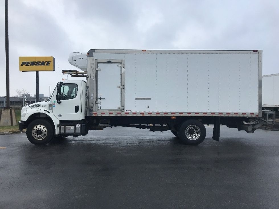 Refrigerated Truck-Light and Medium Duty Trucks-Freightliner-2019-M2-Saint Laurent-PQ-405,192\n\t\tkm-$ 41,500 - Image 4