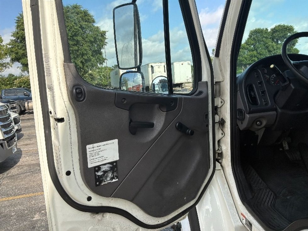 Refrigerated Truck-Light and Medium Duty Trucks-Freightliner-2019-M2-San Antonio-TX-242,932\n\t\tmiles-$ 32,000 - Image 16