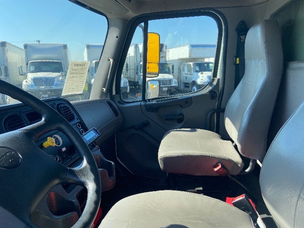 Refrigerated Truck-Light and Medium Duty Trucks-Freightliner-2019-M2-San Antonio-TX-256,011\n\t\tmiles-$ 30,750 - Image 17