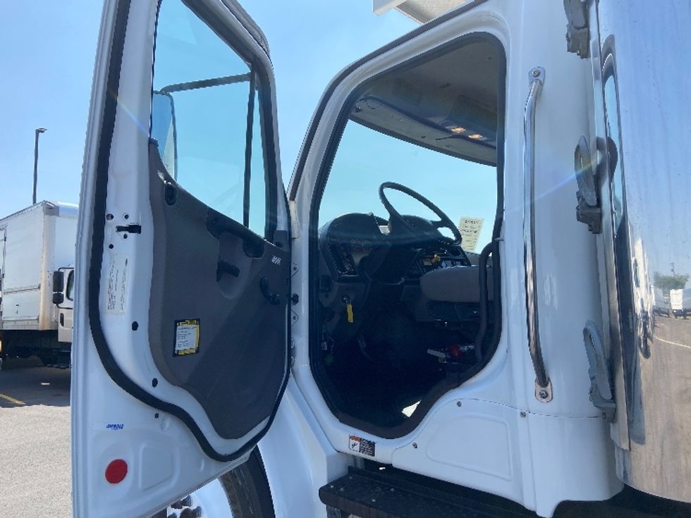 Refrigerated Truck-Light and Medium Duty Trucks-Freightliner-2019-M2-San Antonio-TX-64,001\n\t\tmiles-$ 55,000 - Image 16