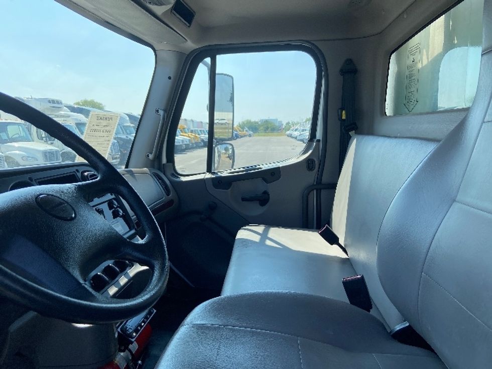 Refrigerated Truck-Light and Medium Duty Trucks-Freightliner-2019-M2-San Antonio-TX-64,001\n\t\tmiles-$ 55,000 - Image 19
