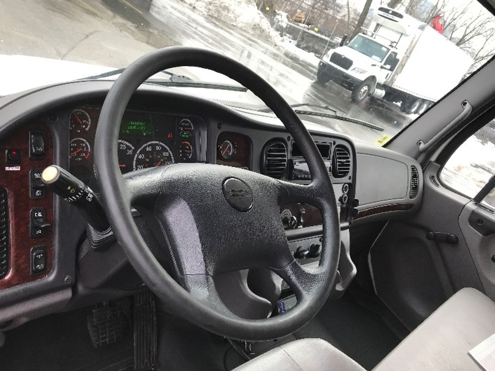 Refrigerated Truck-Light and Medium Duty Trucks-Freightliner-2019-M2-Scarborough-ON-282,456\n\t\tkm-$ 66,250 - Image 17