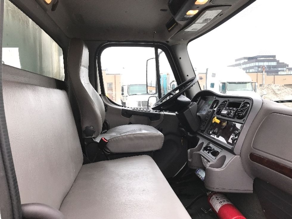 Refrigerated Truck-Light and Medium Duty Trucks-Freightliner-2019-M2-Scarborough-ON-282,456\n\t\tkm-$ 66,250 - Image 22