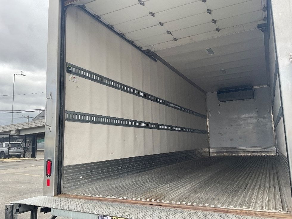 Refrigerated Truck-Light and Medium Duty Trucks-Freightliner-2019-M2-Seattle-WA-161,722\n\t\tmiles-$ 63,500 - Image 11