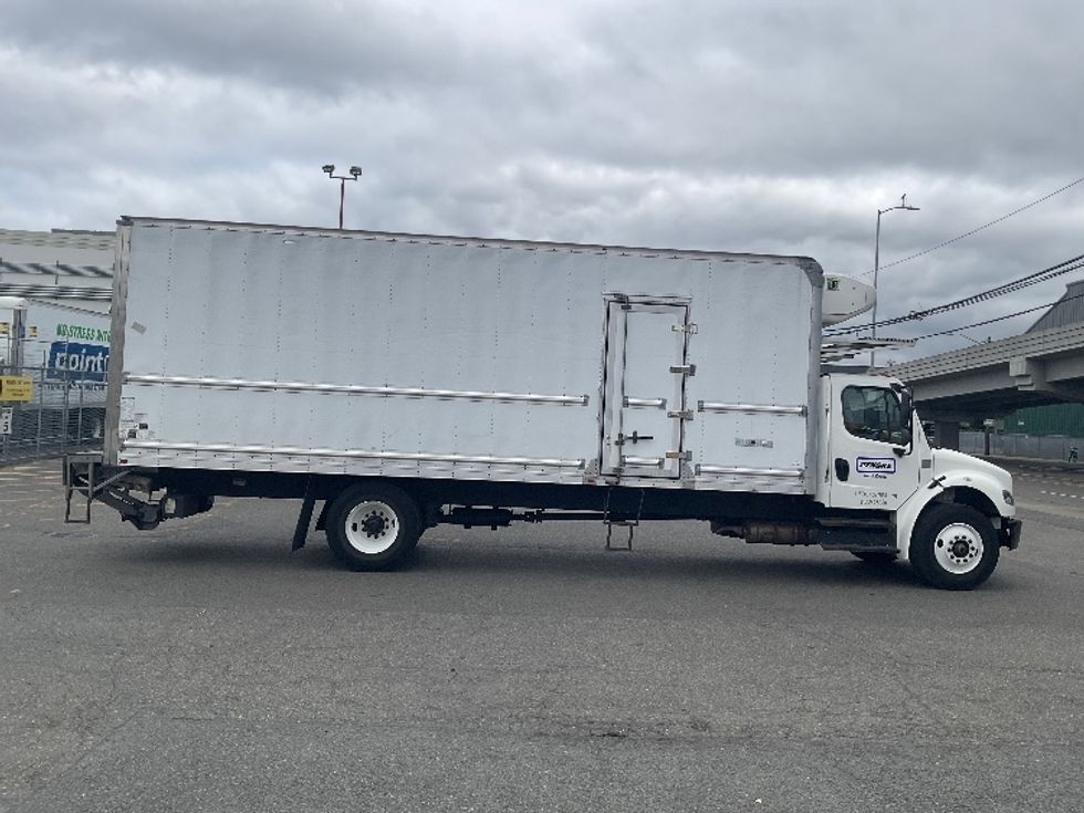 Refrigerated Truck-Light and Medium Duty Trucks-Freightliner-2019-M2-Seattle-WA-161,722\n\t\tmiles-$ 63,500 - Image 15