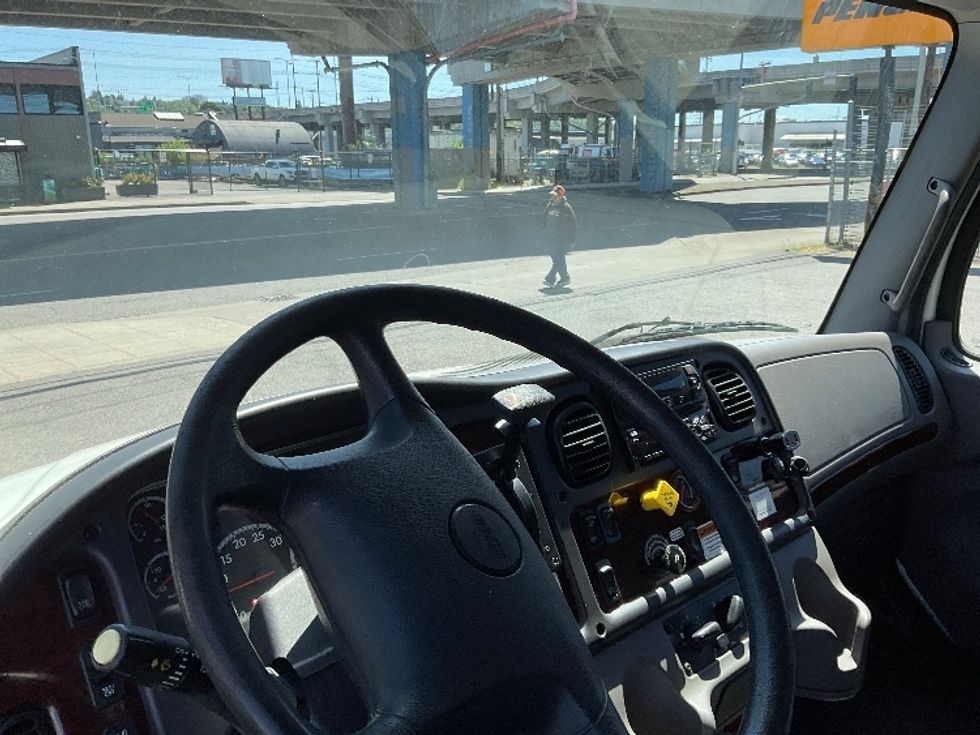 Refrigerated Truck-Light and Medium Duty Trucks-Freightliner-2019-M2-Seattle-WA-93,294\n\t\tmiles-$ 69,250 - Image 17