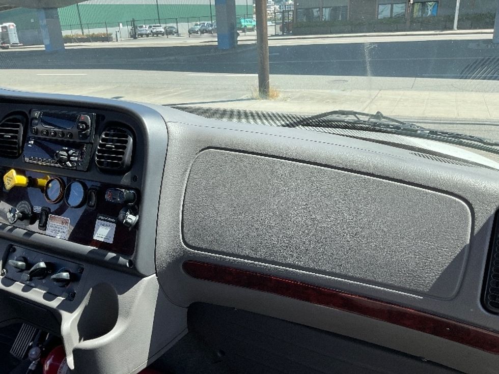 Refrigerated Truck-Light and Medium Duty Trucks-Freightliner-2019-M2-Seattle-WA-93,294\n\t\tmiles-$ 69,250 - Image 21