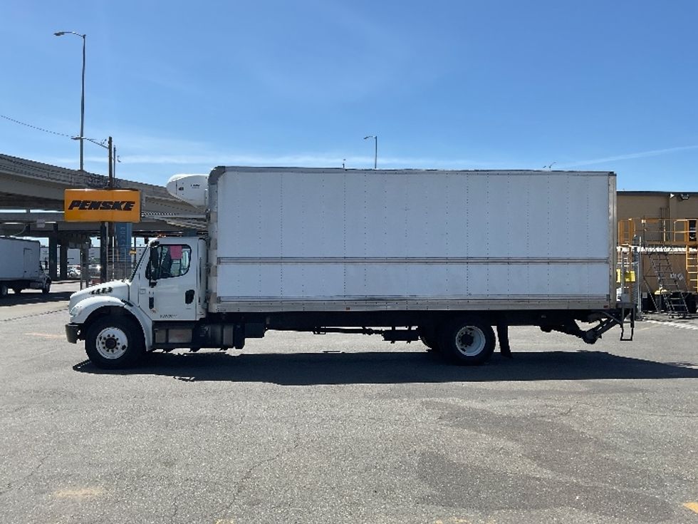 Refrigerated Truck-Light and Medium Duty Trucks-Freightliner-2019-M2-Seattle-WA-93,294\n\t\tmiles-$ 69,250 - Image 4