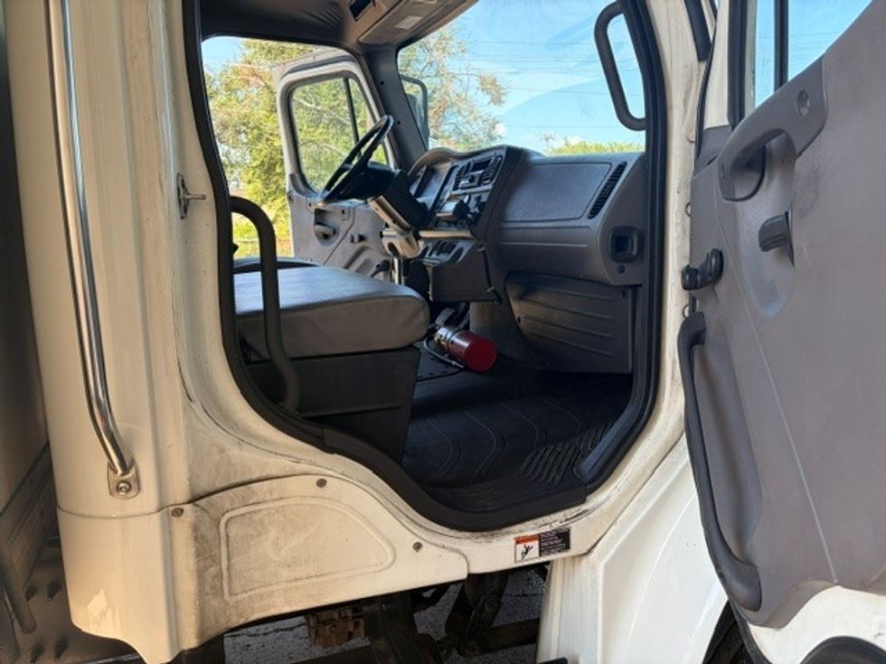 Refrigerated Truck-Light and Medium Duty Trucks-Freightliner-2019-M2-Shreveport-LA-190,448\n\t\tmiles-$ 66,250 - Image 15