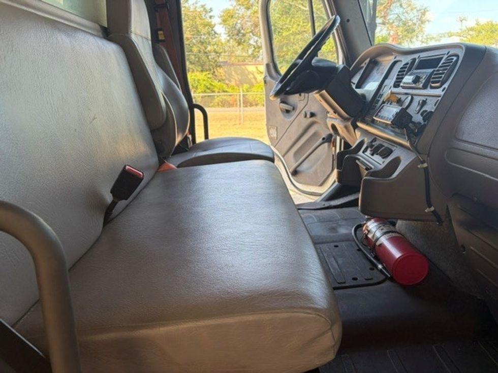 Refrigerated Truck-Light and Medium Duty Trucks-Freightliner-2019-M2-Shreveport-LA-190,448\n\t\tmiles-$ 66,250 - Image 17
