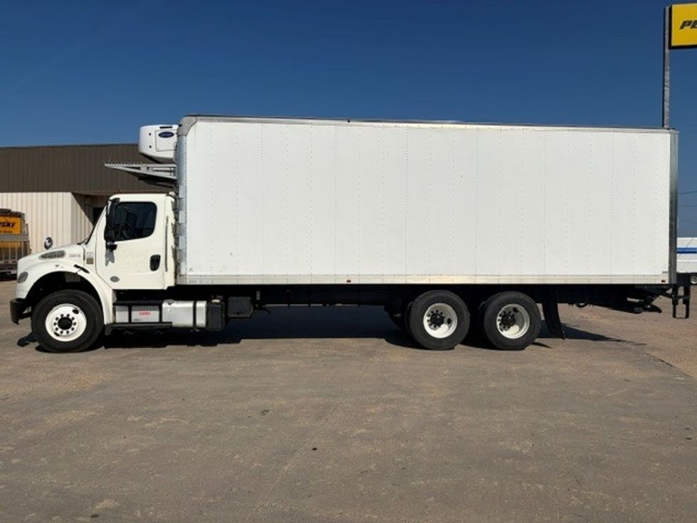 Refrigerated Truck-Light and Medium Duty Trucks-Freightliner-2019-M2-Shreveport-LA-190,448\n\t\tmiles-$ 66,250 - Image 4