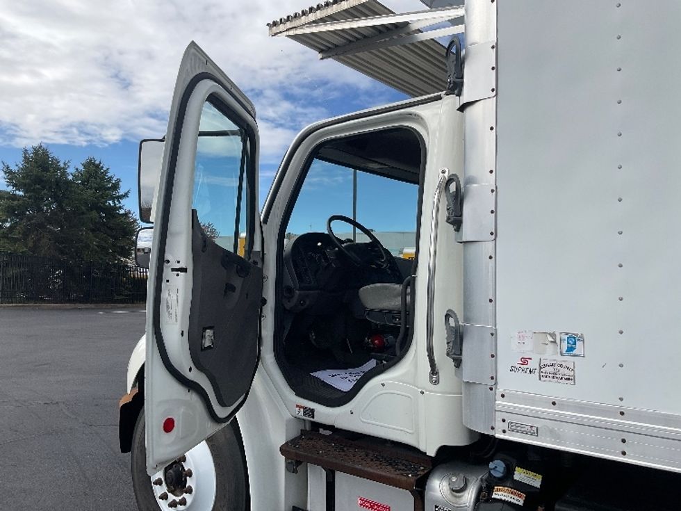 Refrigerated Truck-Light and Medium Duty Trucks-Freightliner-2019-M2-South Bend-IN-67,104\n\t\tmiles-$ 71,500 - Image 16