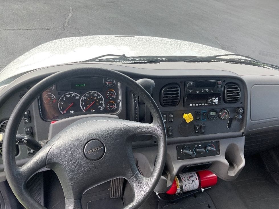 Refrigerated Truck-Light and Medium Duty Trucks-Freightliner-2019-M2-South Bend-IN-67,104\n\t\tmiles-$ 71,500 - Image 18