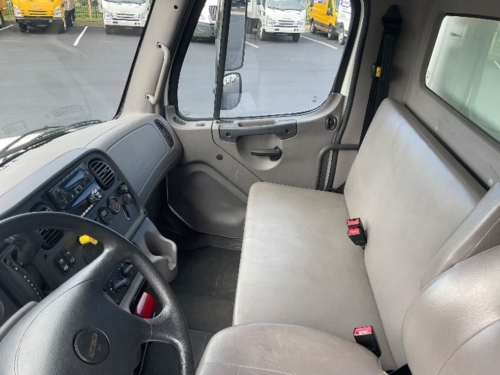 Refrigerated Truck-Light and Medium Duty Trucks-Freightliner-2019-M2-South Bend-IN-67,104\n\t\tmiles-$ 71,500 - Image 19