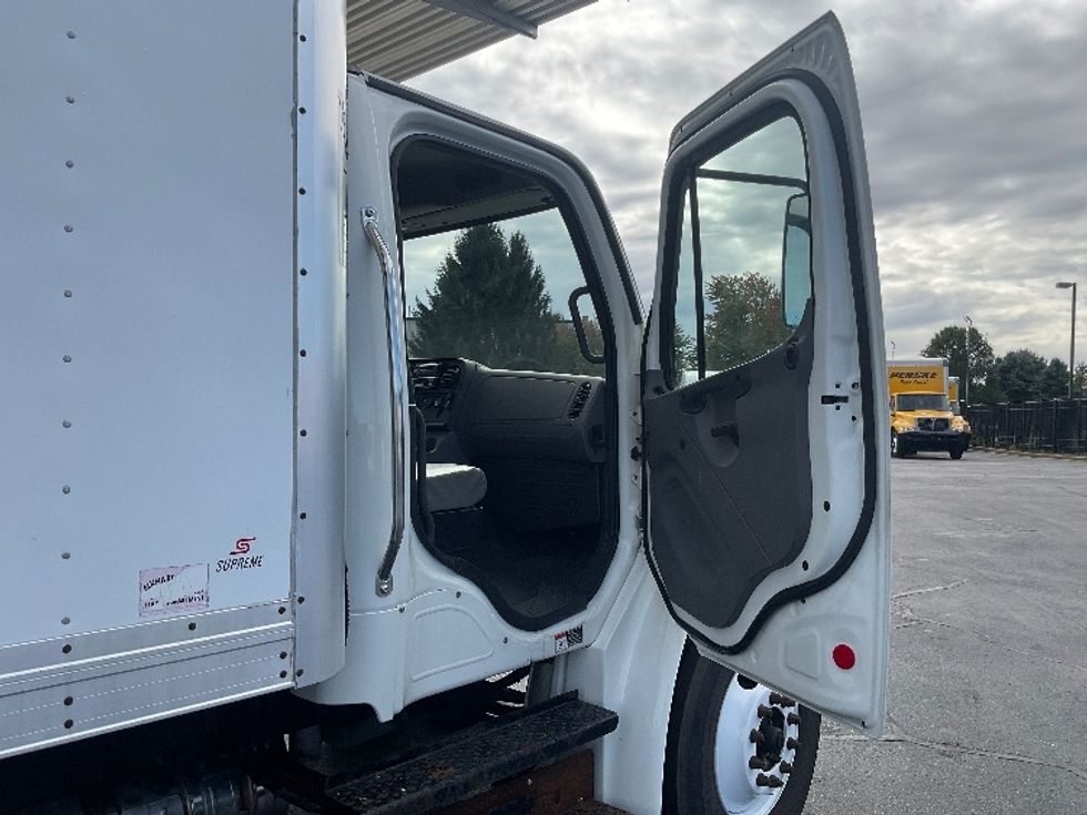 Refrigerated Truck-Light and Medium Duty Trucks-Freightliner-2019-M2-South Bend-IN-67,104\n\t\tmiles-$ 71,500 - Image 20