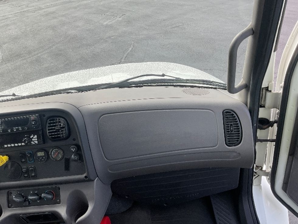 Refrigerated Truck-Light and Medium Duty Trucks-Freightliner-2019-M2-South Bend-IN-67,104\n\t\tmiles-$ 71,500 - Image 21