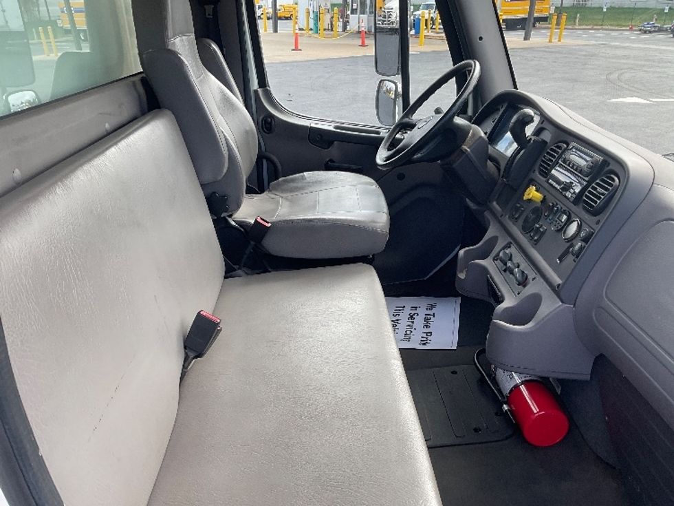 Refrigerated Truck-Light and Medium Duty Trucks-Freightliner-2019-M2-South Bend-IN-67,104\n\t\tmiles-$ 71,500 - Image 22