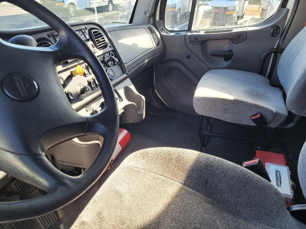 Refrigerated Truck-Light and Medium Duty Trucks-Freightliner-2019-M2-South Plainfield-NJ-179,531\n\t\tmiles-$ 47,750 - Image 16