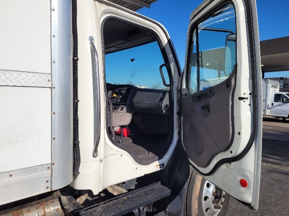 Refrigerated Truck-Light and Medium Duty Trucks-Freightliner-2019-M2-South Plainfield-NJ-179,531\n\t\tmiles-$ 47,750 - Image 19