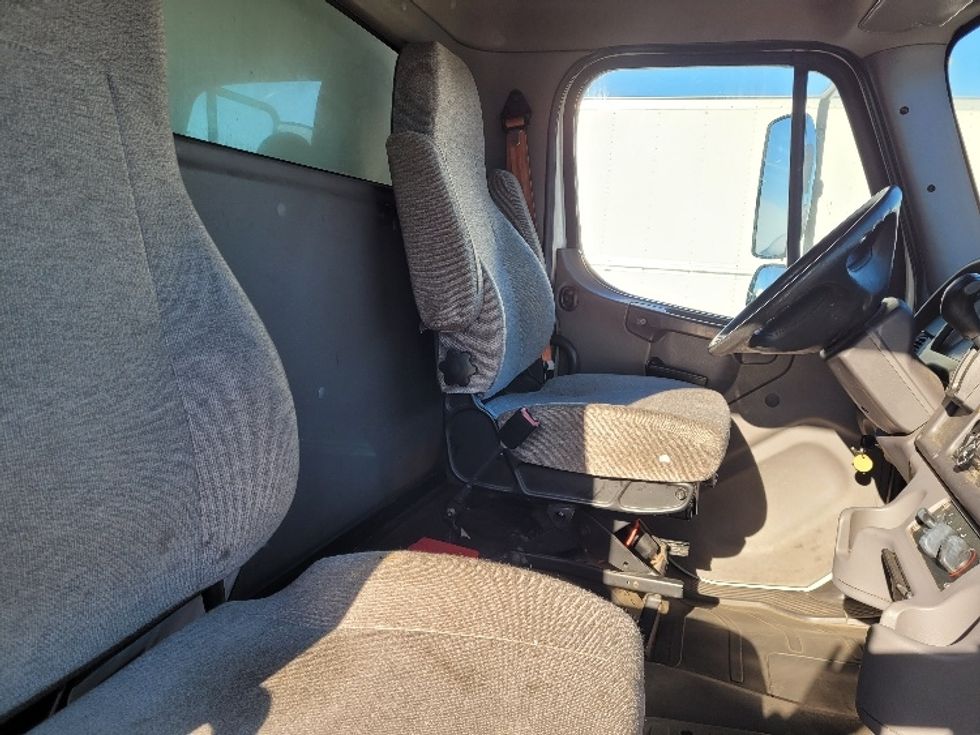 Refrigerated Truck-Light and Medium Duty Trucks-Freightliner-2019-M2-South Plainfield-NJ-179,531\n\t\tmiles-$ 47,750 - Image 21