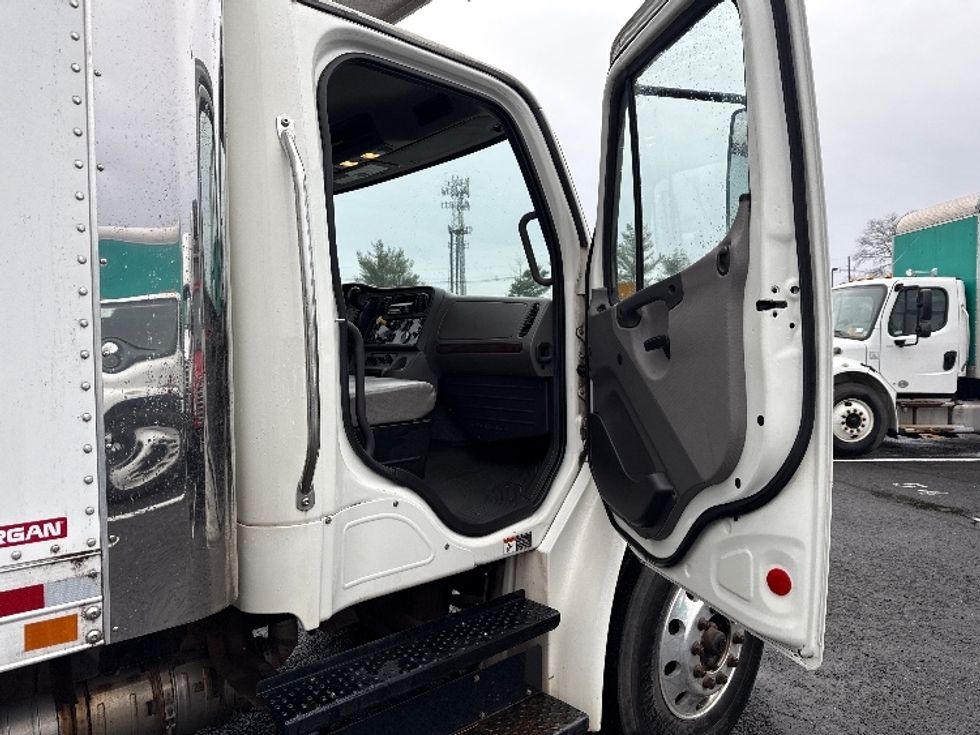 Refrigerated Truck-Light and Medium Duty Trucks-Freightliner-2019-M2-South Plainfield-NJ-19,764\n\t\tmiles-$ 56,500 - Image 19