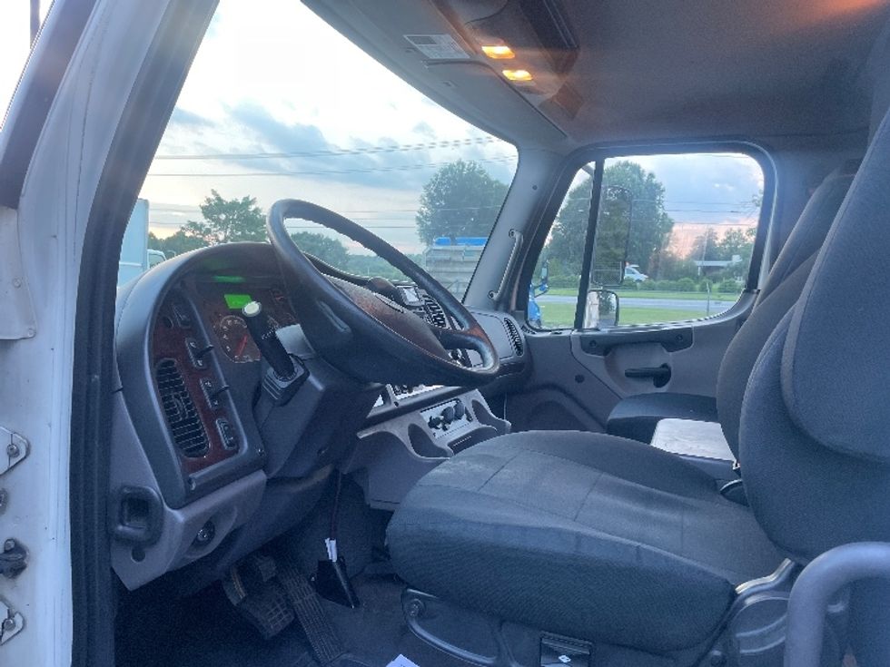 Refrigerated Truck-Light and Medium Duty Trucks-Freightliner-2019-M2-Spartanburg-SC-114,303\n\t\tmiles-$ 52,000 - Image 17