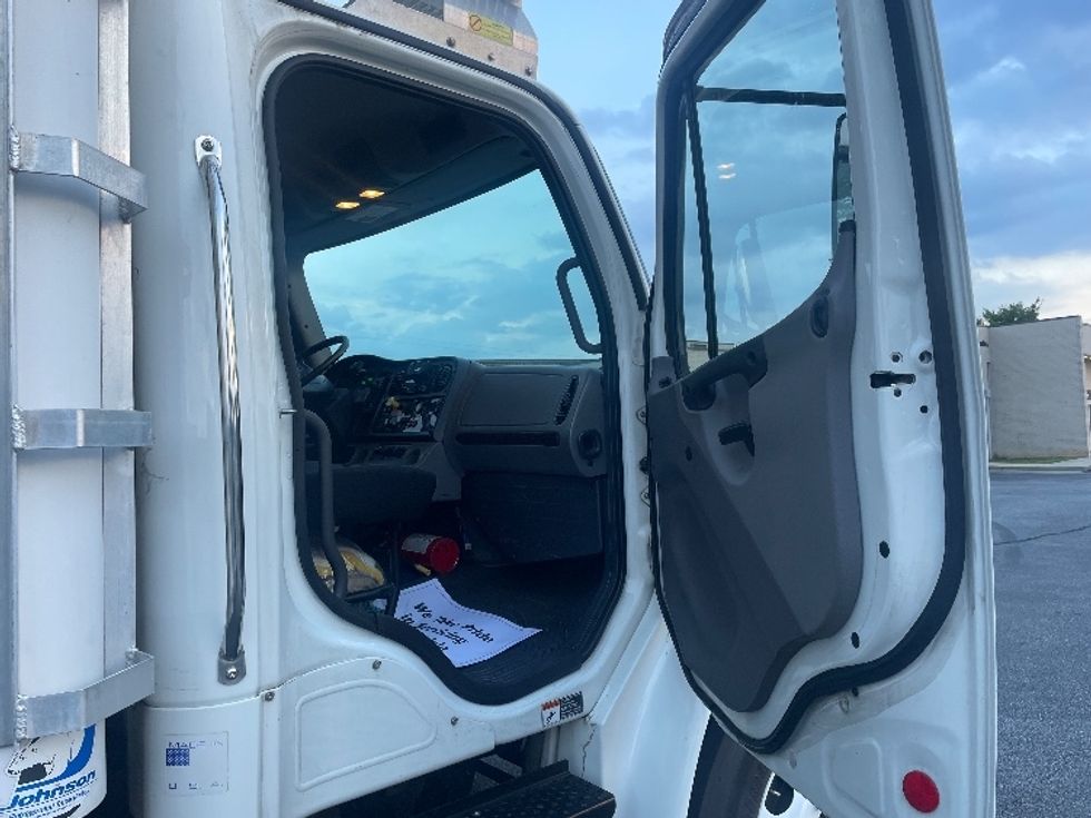 Refrigerated Truck-Light and Medium Duty Trucks-Freightliner-2019-M2-Spartanburg-SC-114,303\n\t\tmiles-$ 52,000 - Image 20