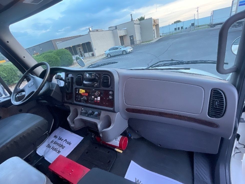 Refrigerated Truck-Light and Medium Duty Trucks-Freightliner-2019-M2-Spartanburg-SC-114,303\n\t\tmiles-$ 52,000 - Image 21