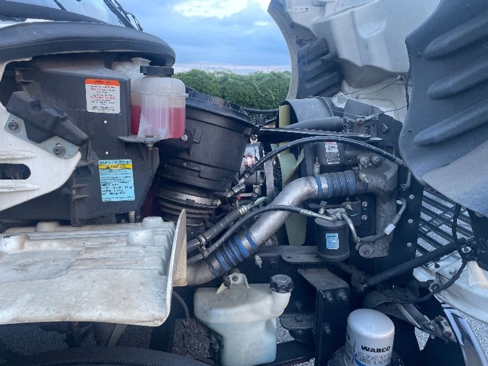 Refrigerated Truck-Light and Medium Duty Trucks-Freightliner-2019-M2-Spartanburg-SC-114,303\n\t\tmiles-$ 52,000 - Image 23