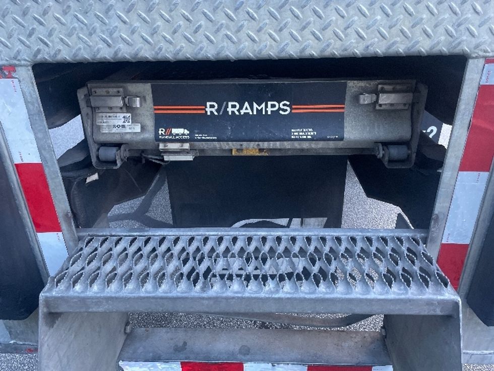 Refrigerated Truck-Light and Medium Duty Trucks-Freightliner-2019-M2-Spartanburg-SC-114,303\n\t\tmiles-$ 52,000 - Image 26