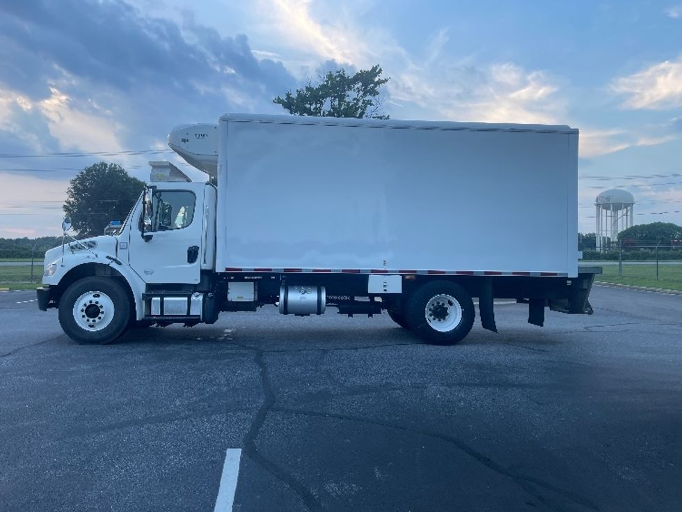 Refrigerated Truck-Light and Medium Duty Trucks-Freightliner-2019-M2-Spartanburg-SC-114,303\n\t\tmiles-$ 52,000 - Image 4