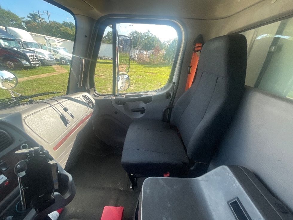 Refrigerated Truck-Light and Medium Duty Trucks-Freightliner-2019-M2-Spartanburg-SC-114,457\n\t\tmiles-$ 57,250 - Image 19