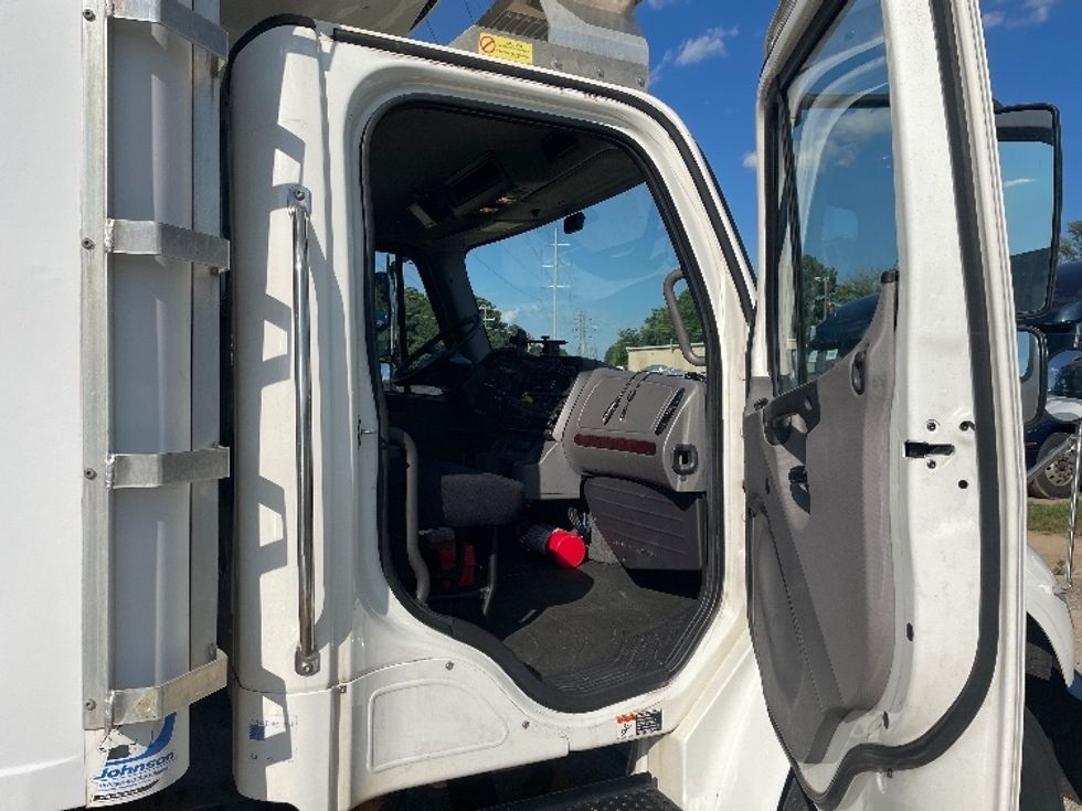 Refrigerated Truck-Light and Medium Duty Trucks-Freightliner-2019-M2-Spartanburg-SC-114,457\n\t\tmiles-$ 57,250 - Image 20