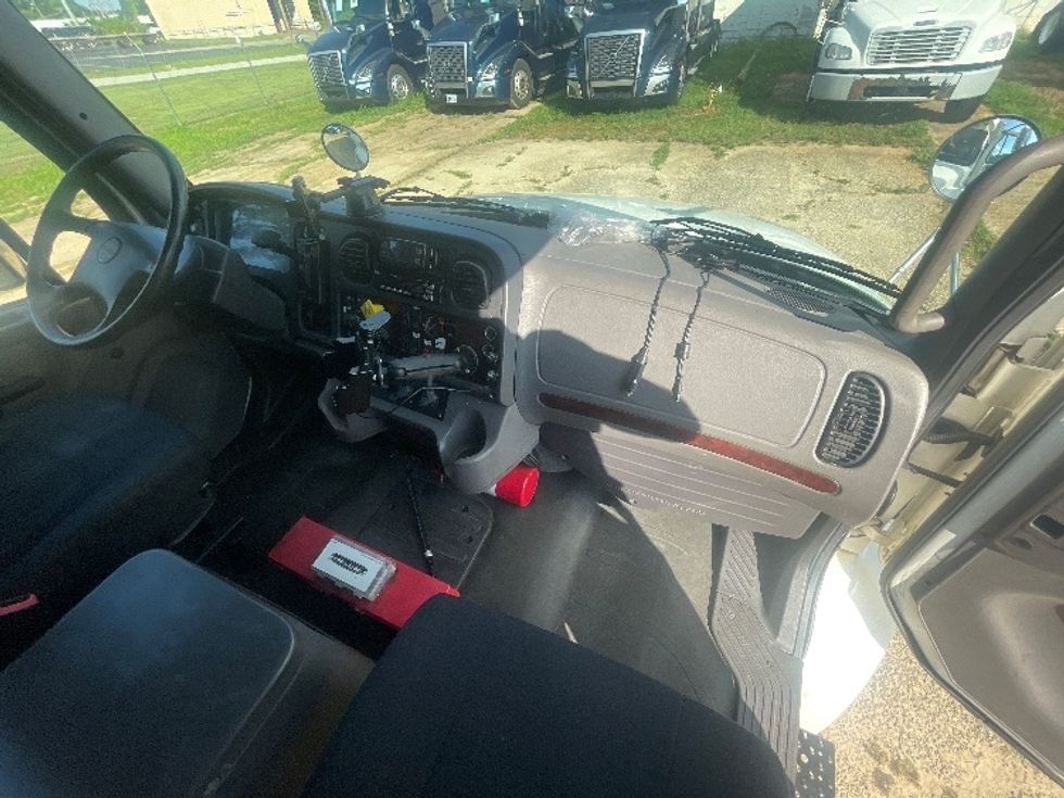 Refrigerated Truck-Light and Medium Duty Trucks-Freightliner-2019-M2-Spartanburg-SC-114,457\n\t\tmiles-$ 57,250 - Image 21