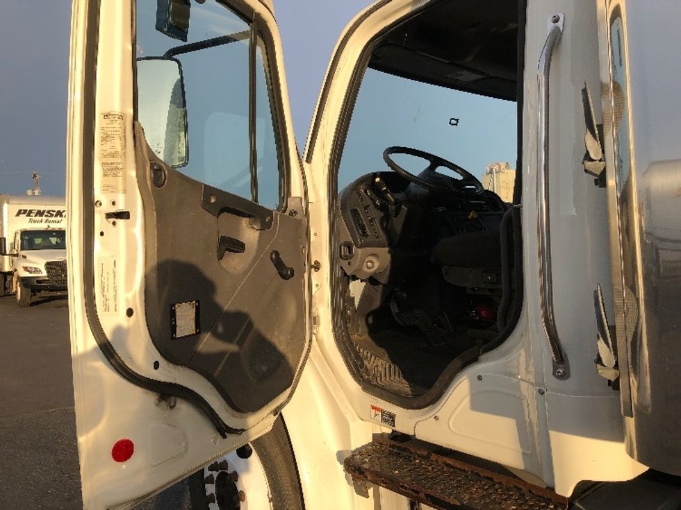 Refrigerated Truck-Light and Medium Duty Trucks-Freightliner-2019-M2-Spokane Valley-WA-216,612\n\t\tmiles-$ 39,750 - Image 15