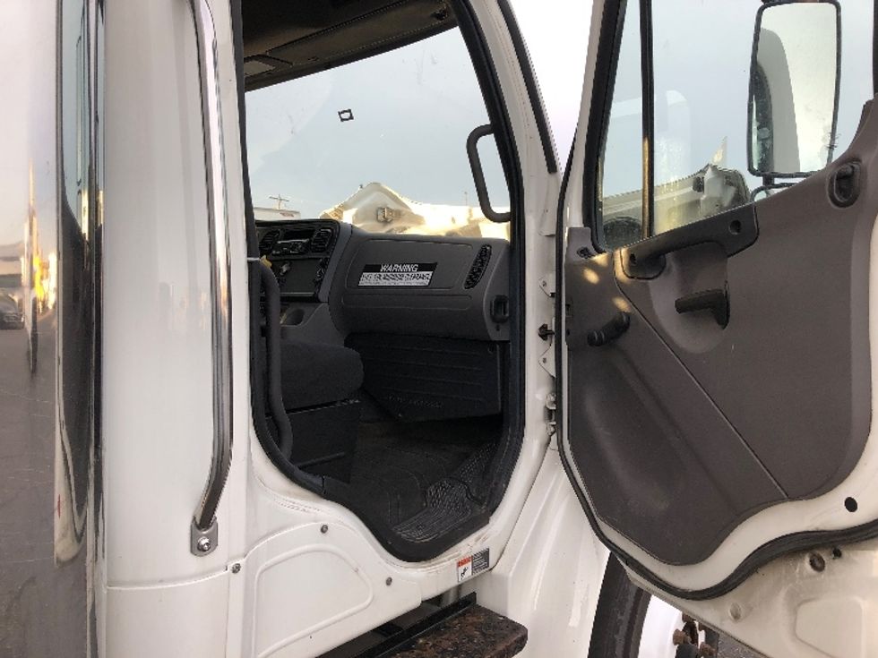 Refrigerated Truck-Light and Medium Duty Trucks-Freightliner-2019-M2-Spokane Valley-WA-216,612\n\t\tmiles-$ 39,750 - Image 19