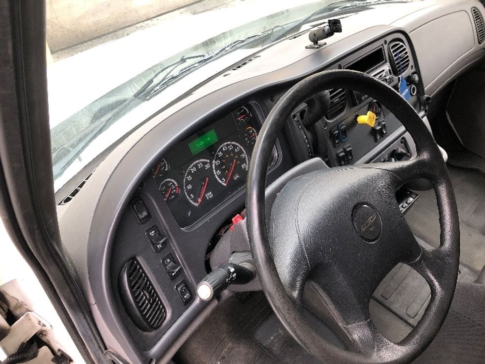 Refrigerated Truck-Light and Medium Duty Trucks-Freightliner-2019-M2-Spokane Valley-WA-223,502\n\t\tmiles-$ 42,500 - Image 17