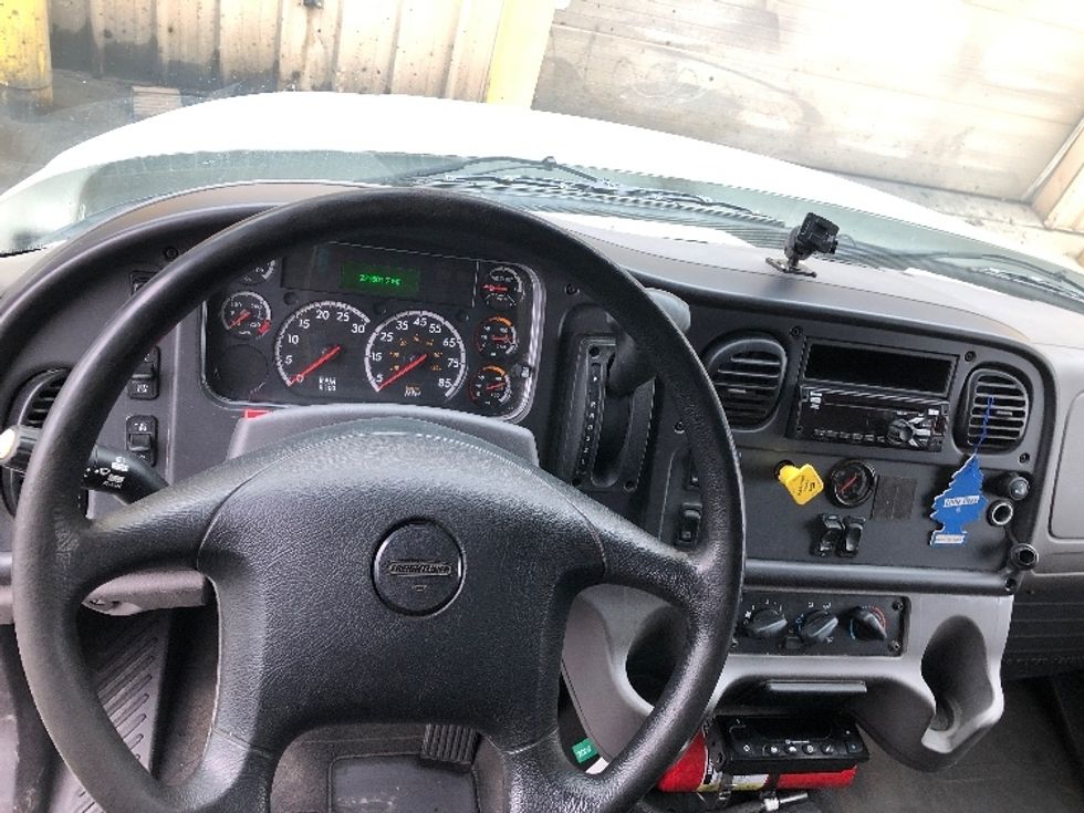 Refrigerated Truck-Light and Medium Duty Trucks-Freightliner-2019-M2-Spokane Valley-WA-223,502\n\t\tmiles-$ 42,500 - Image 18