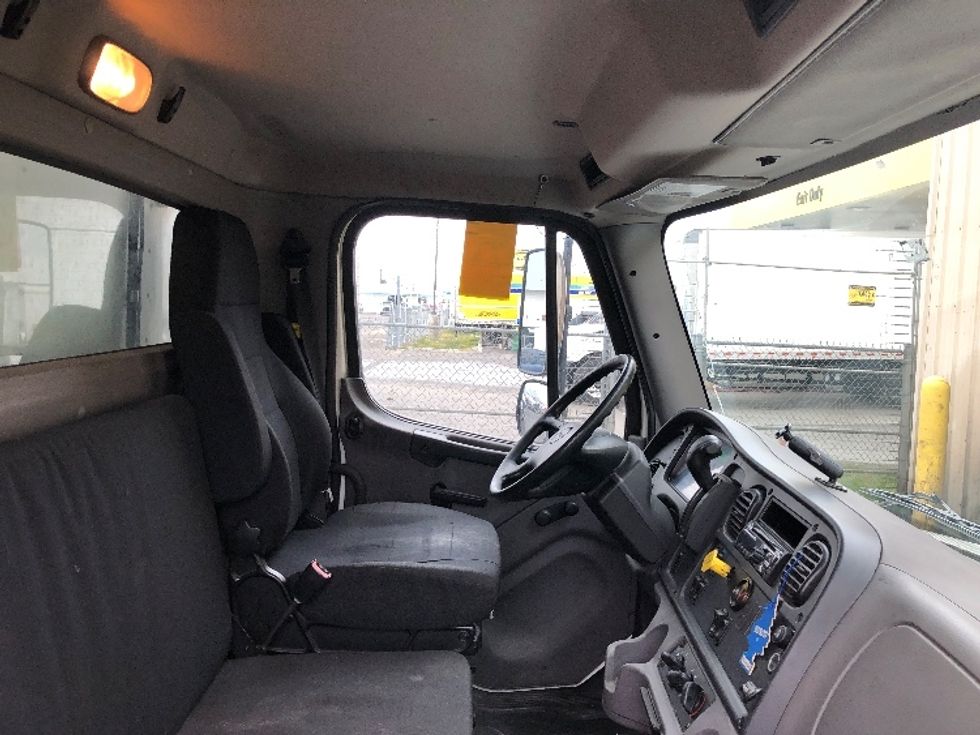 Refrigerated Truck-Light and Medium Duty Trucks-Freightliner-2019-M2-Spokane Valley-WA-223,502\n\t\tmiles-$ 42,500 - Image 22