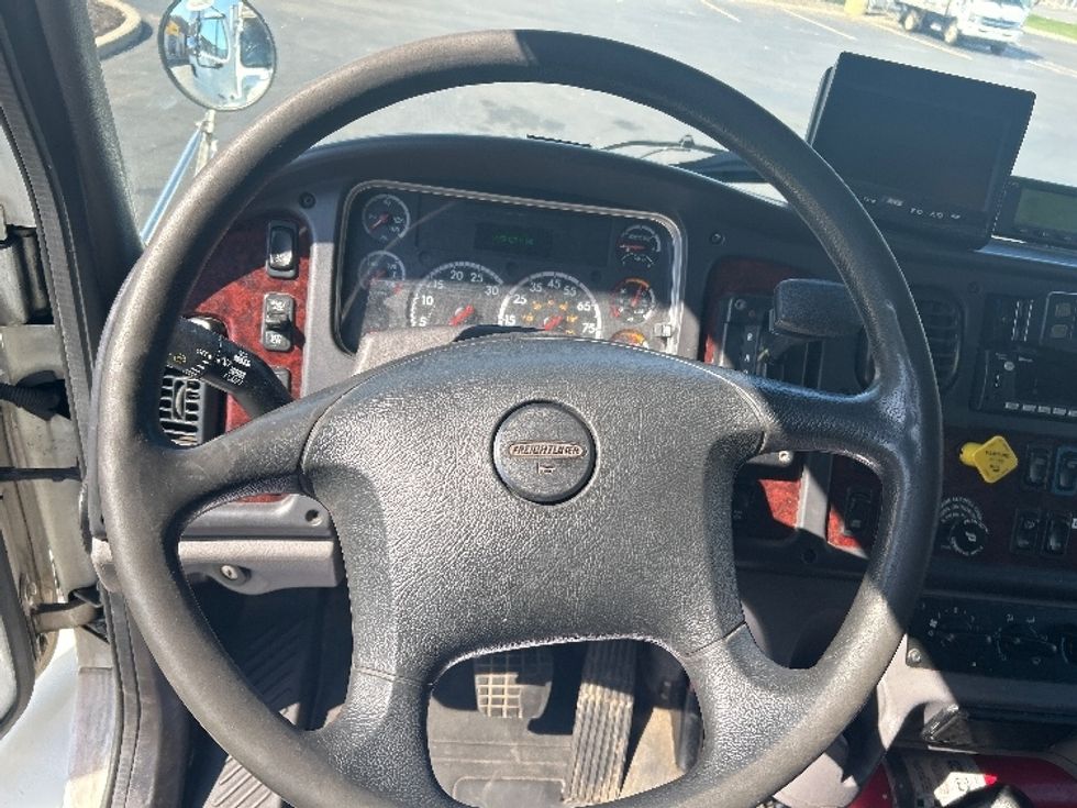Refrigerated Truck-Light and Medium Duty Trucks-Freightliner-2019-M2-Springfield-MA-269,147\n\t\tmiles-$ 25,500 - Image 18