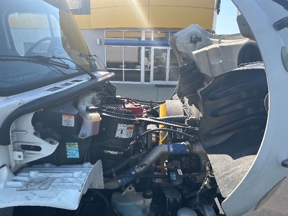 Refrigerated Truck-Light and Medium Duty Trucks-Freightliner-2019-M2-Springfield-MA-269,147\n\t\tmiles-$ 25,500 - Image 23