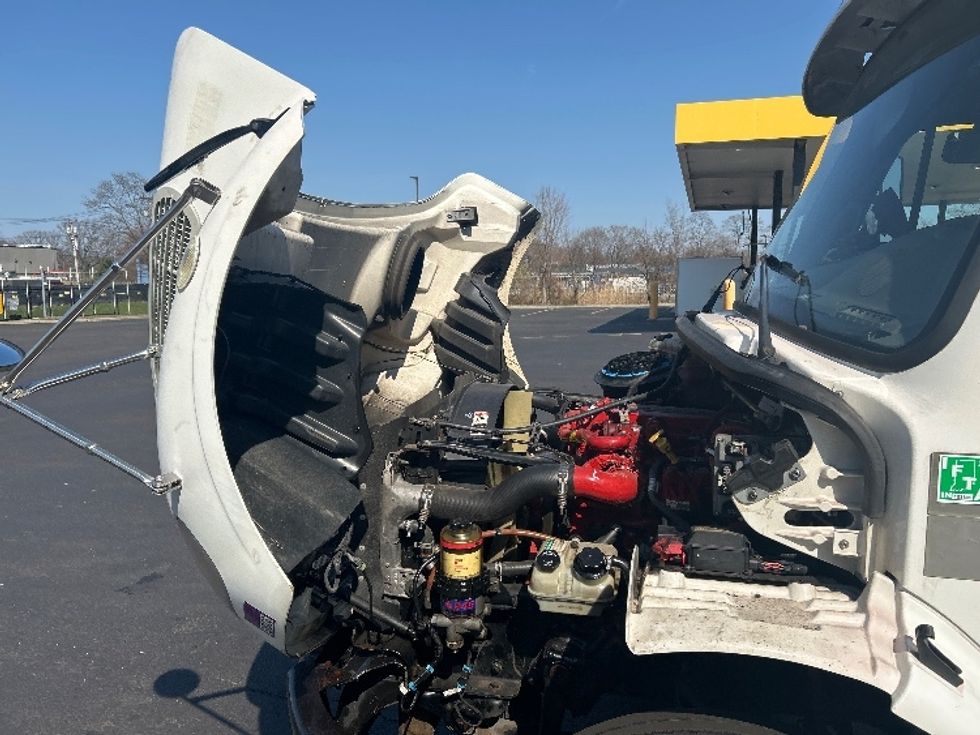 Refrigerated Truck-Light and Medium Duty Trucks-Freightliner-2019-M2-Springfield-MA-269,147\n\t\tmiles-$ 25,500 - Image 24
